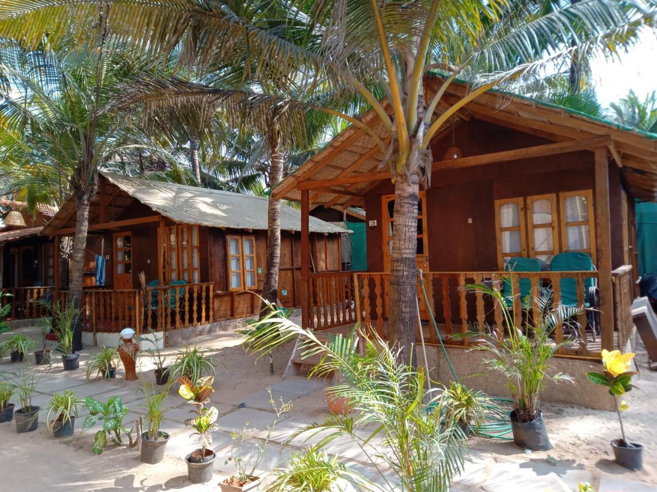 Swa Tantra Cafe Hotel Patnem Beach Exterior photo